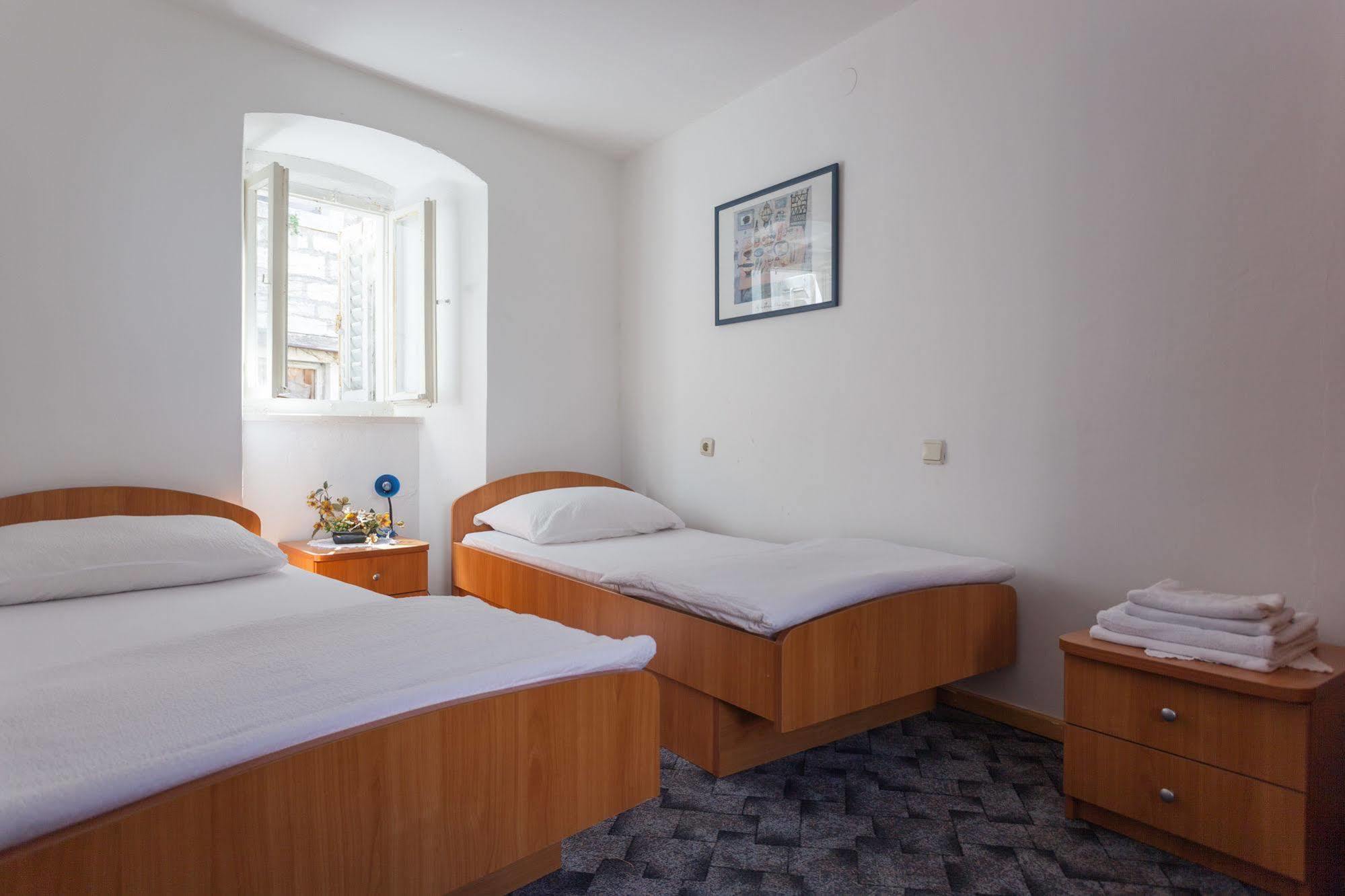 Apartment X-rooms *
